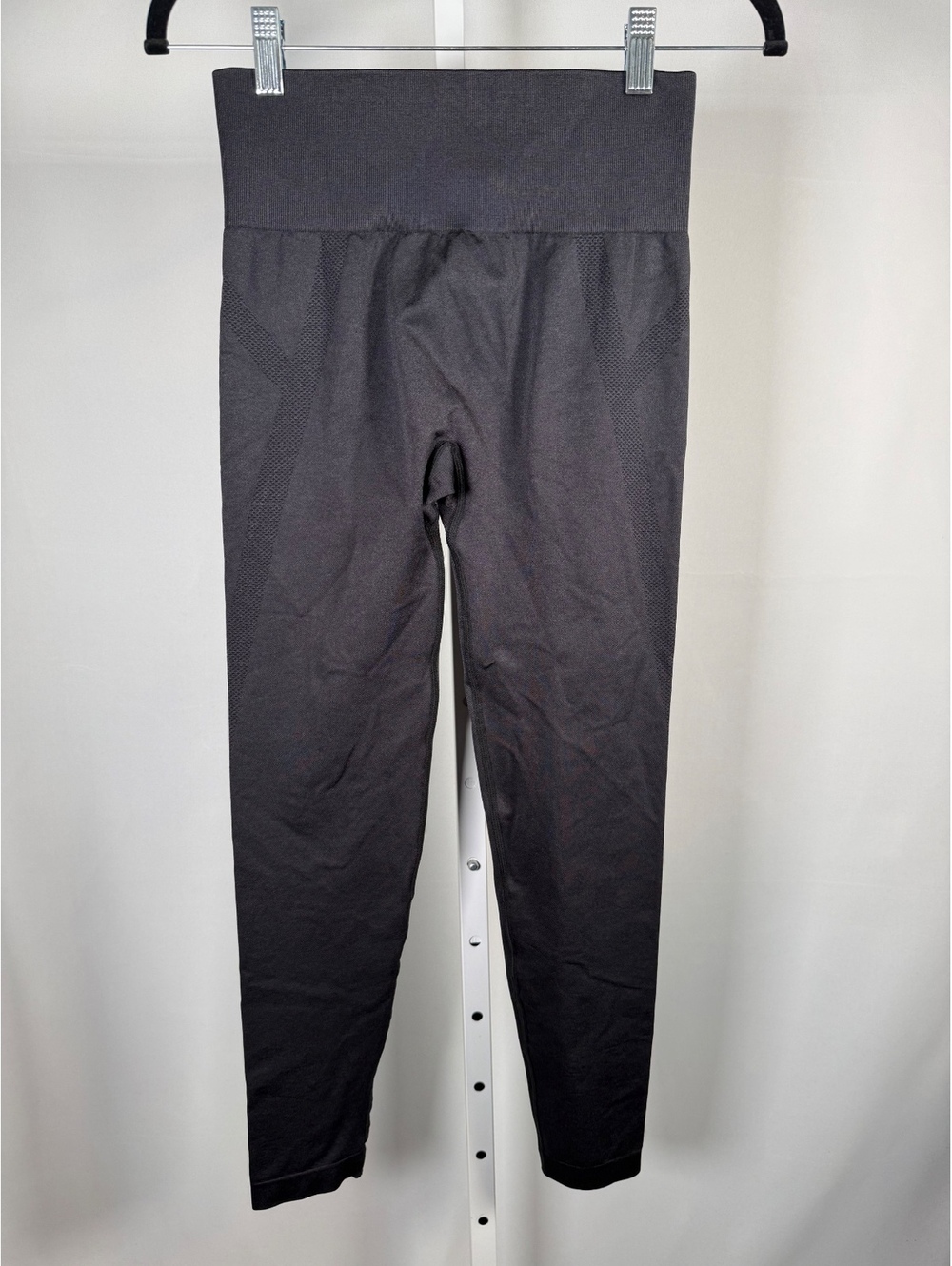 Halara Seamless Flow High Waisted Ruched Leggings Black Size Large - Picture 3 of 9